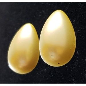Vintage Mid Century Jewelry Unsigned Champagne Tear Drop Screw Back Earrings